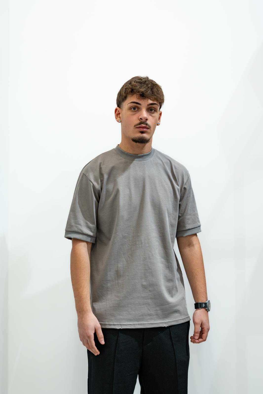 T-shirt grigio tortora a maniche corte in cotone