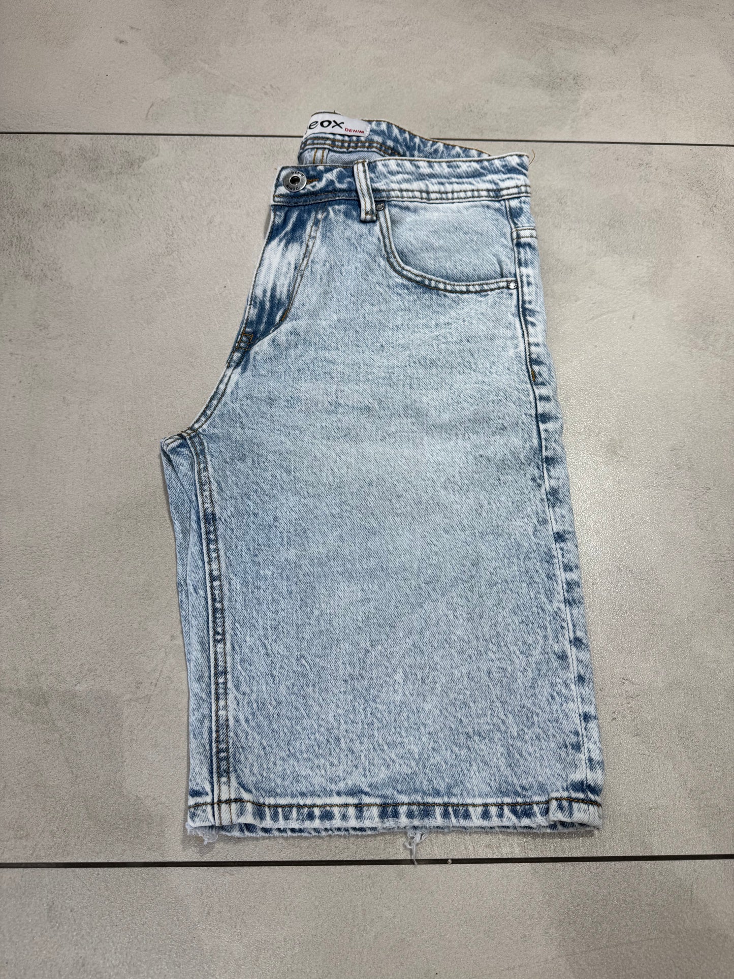 Bermuda lavaggio stonewash chiaro