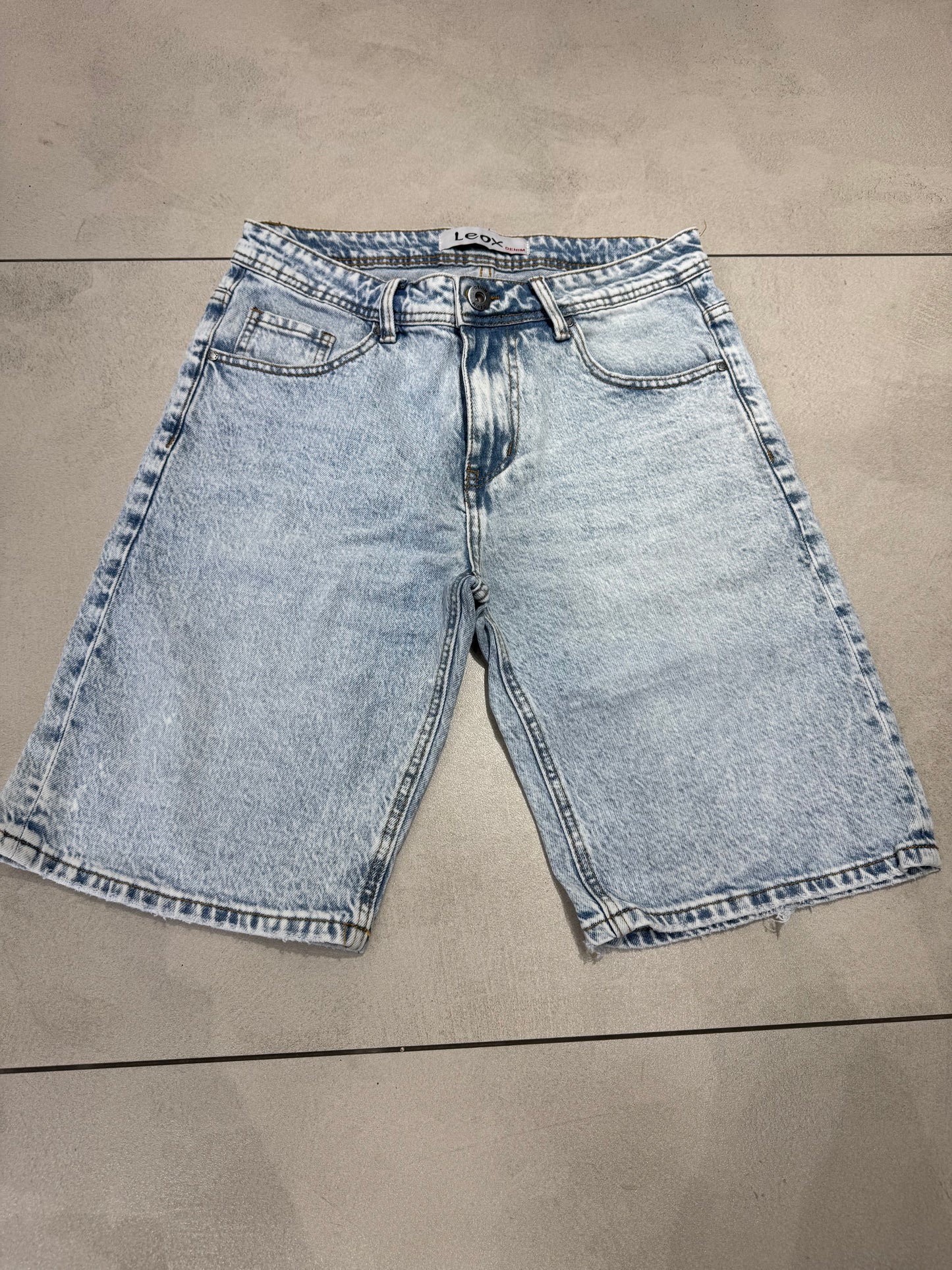 Bermuda lavaggio stonewash chiaro