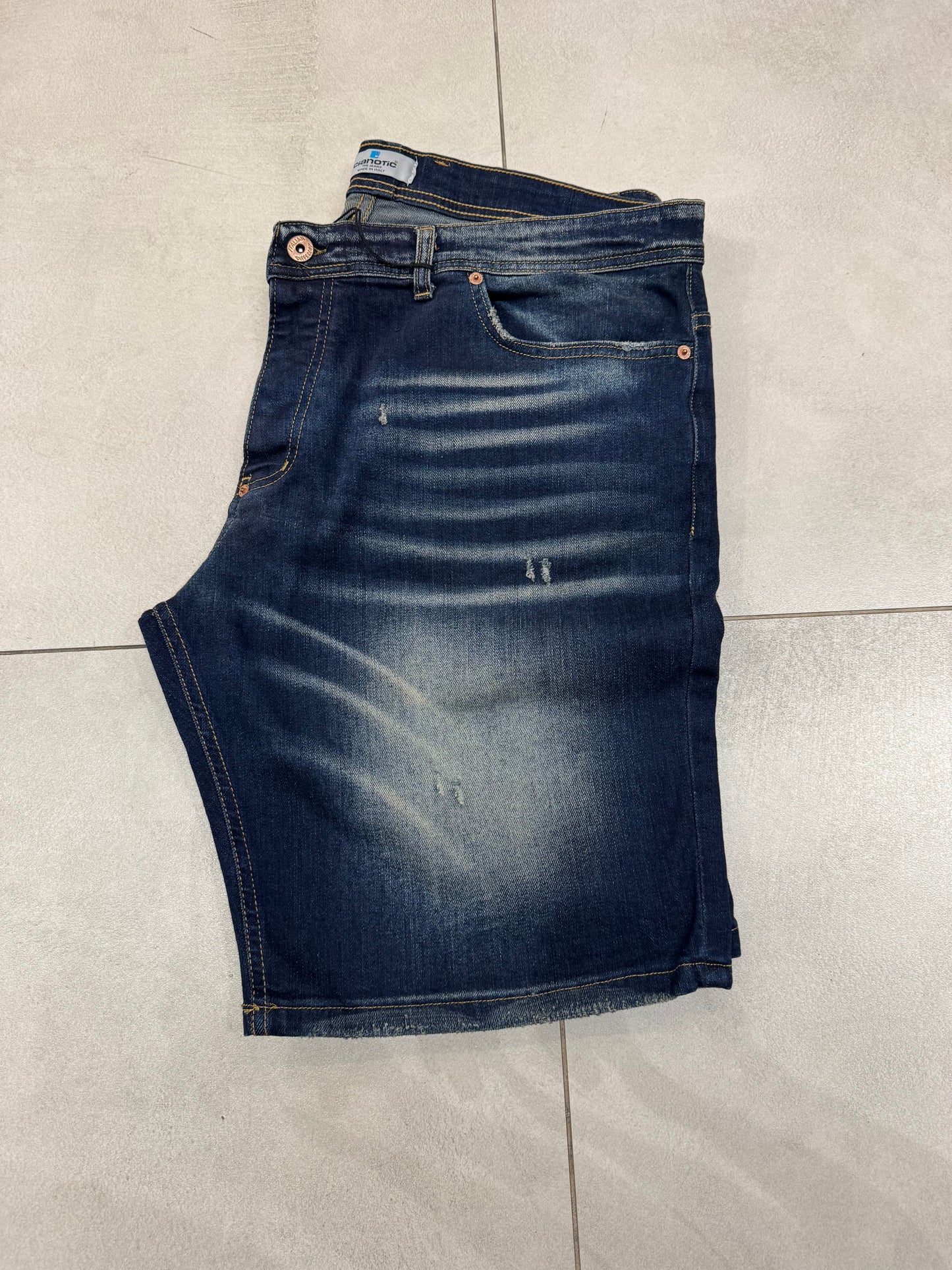 TAGLIE FORTI SHORTS