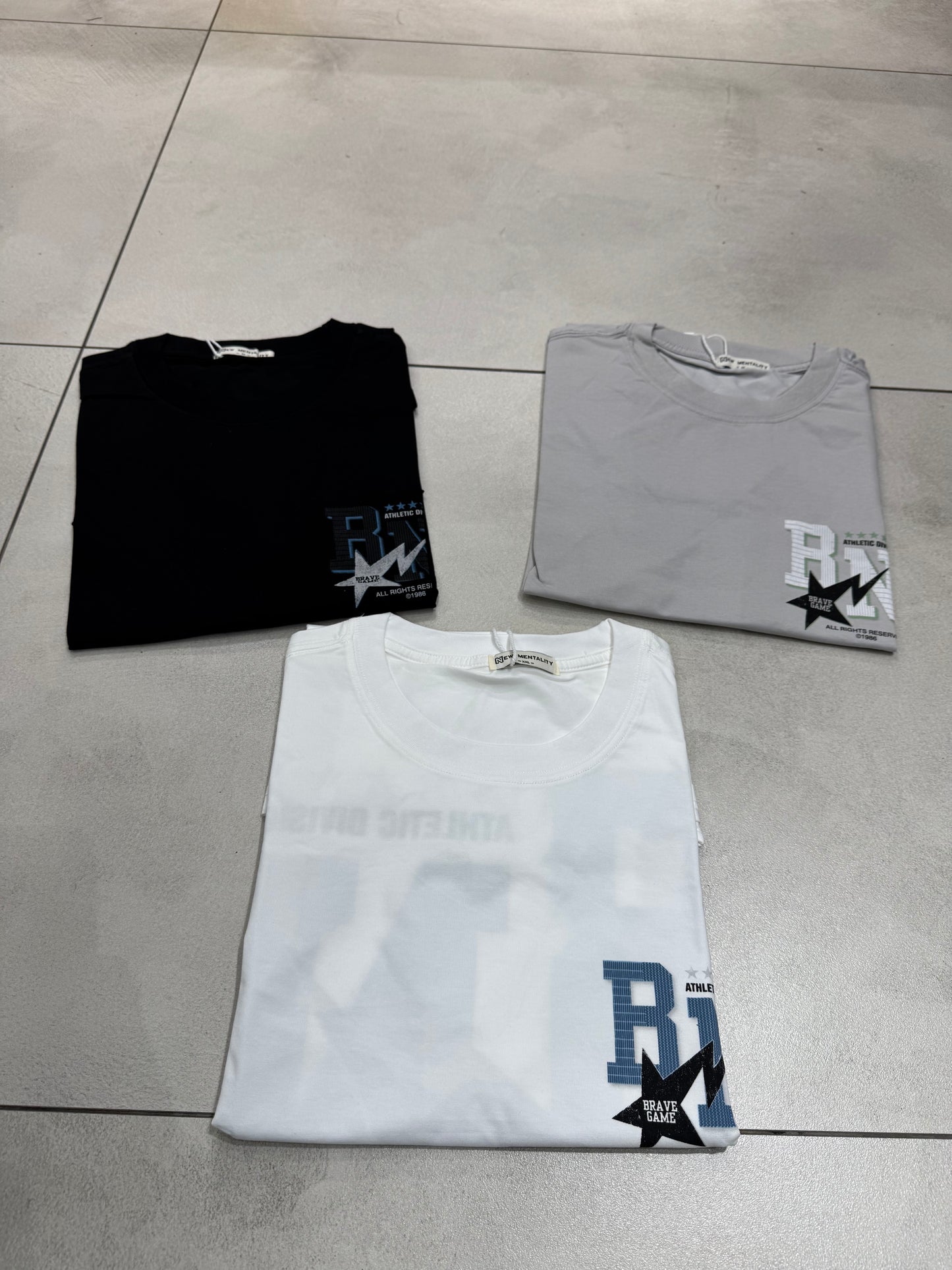 T-Shirt con stampa RN