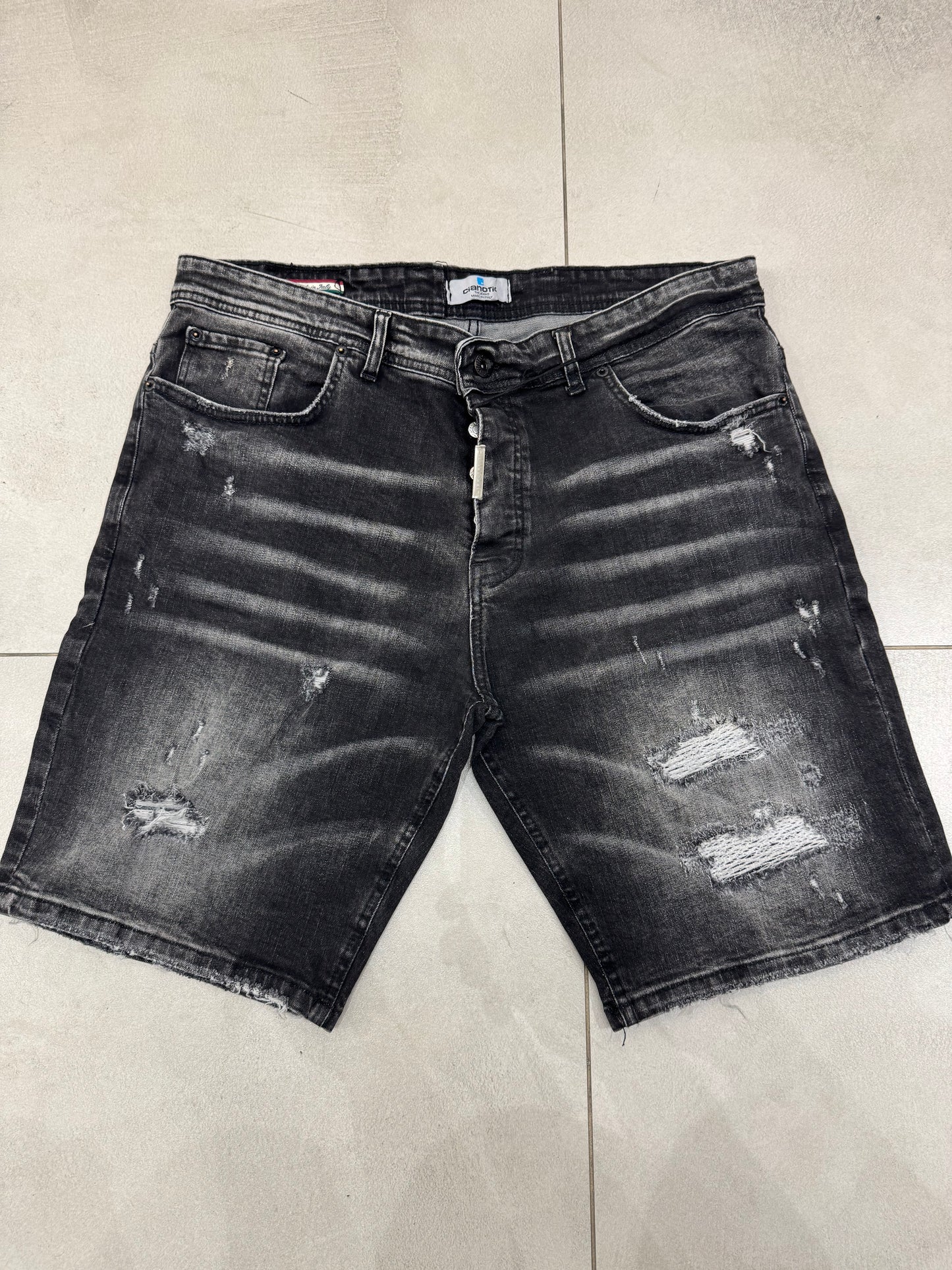 TAGLIE FORTI SHORTS