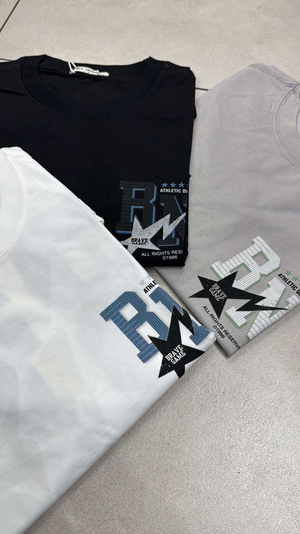 T-Shirt con stampa RN