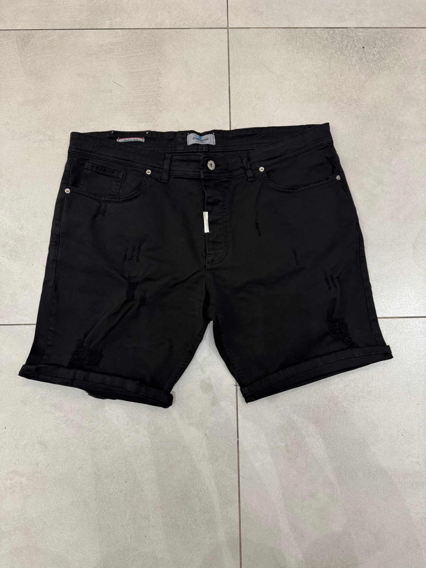 TAGLIE FORTI SHORTS
