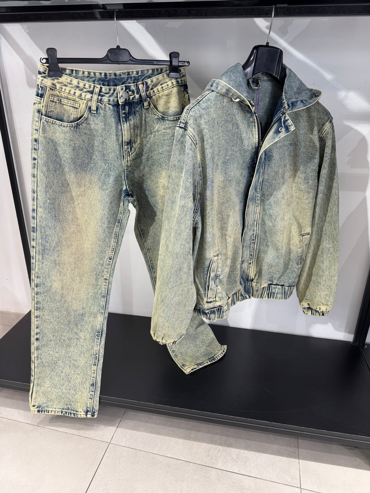 Coordinato Di Jeans chiaro